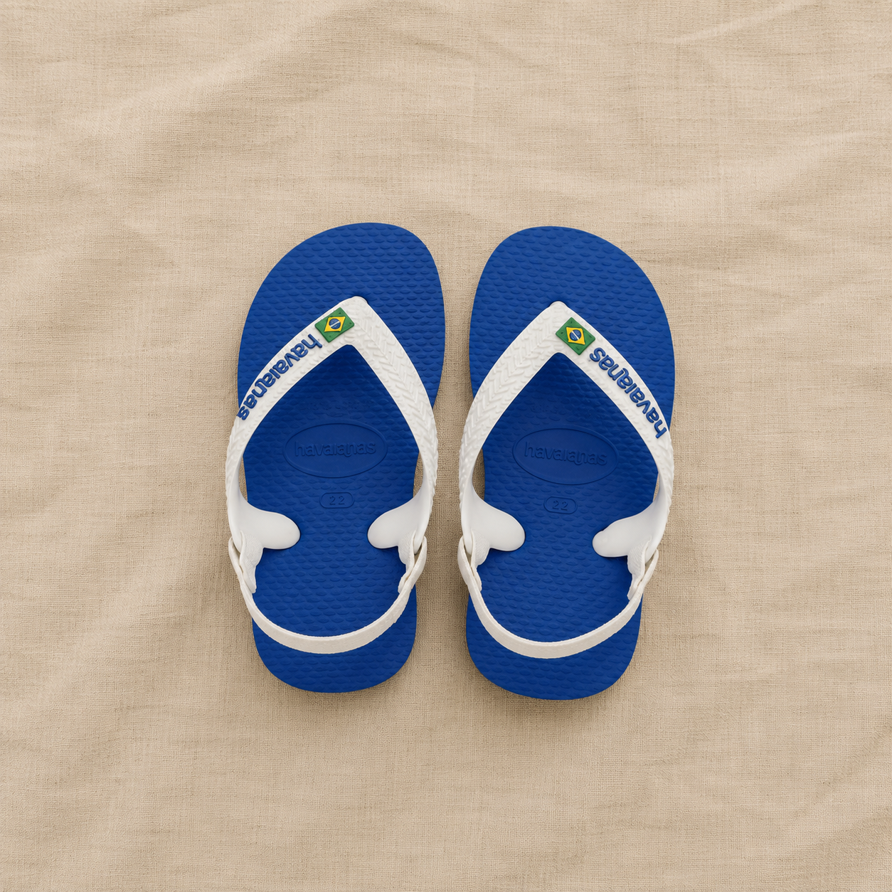 Chanclas Havaianas azules y blancas para bebé. Talla 22, estado bueno.