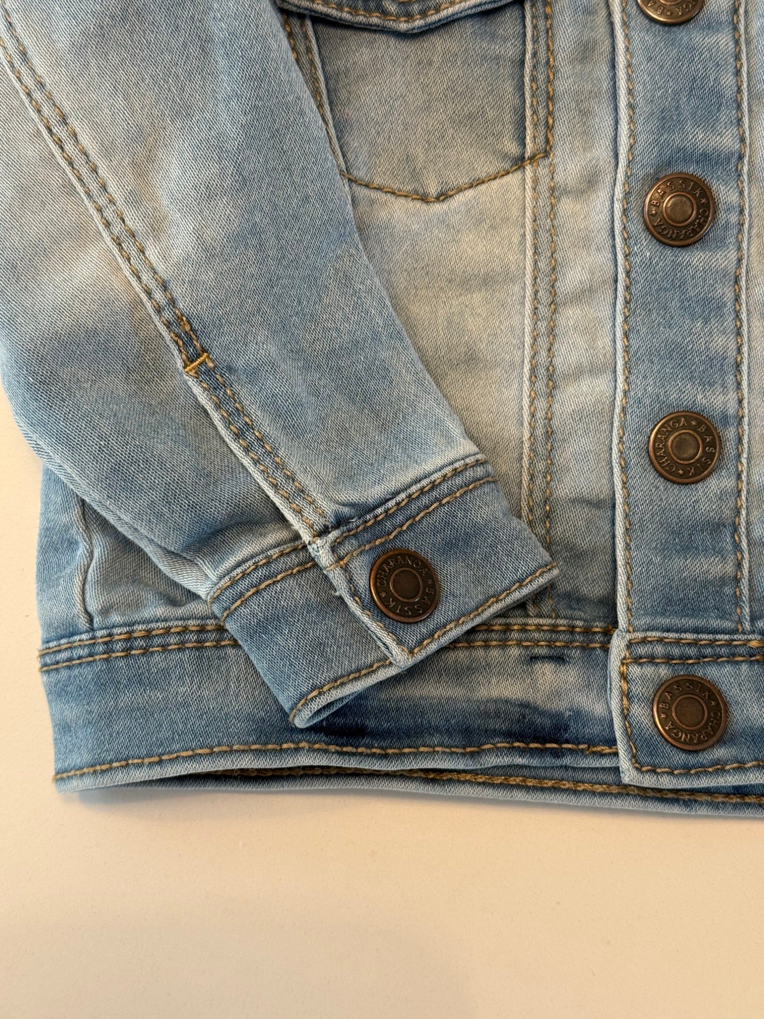 Chaqueta vaquera azul claro