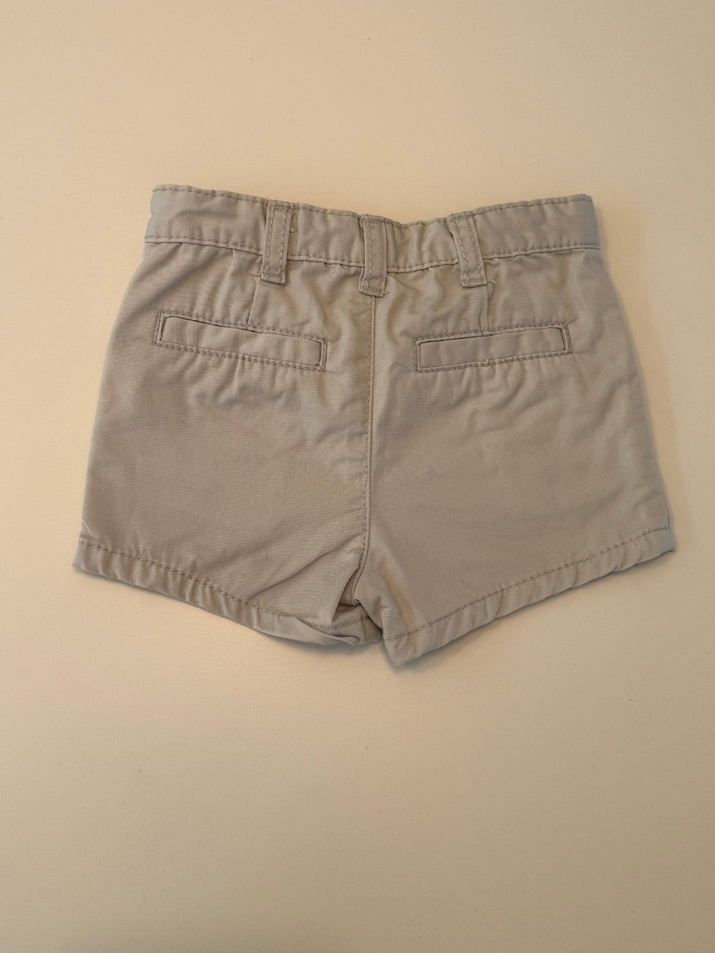 Pantalón corto beige