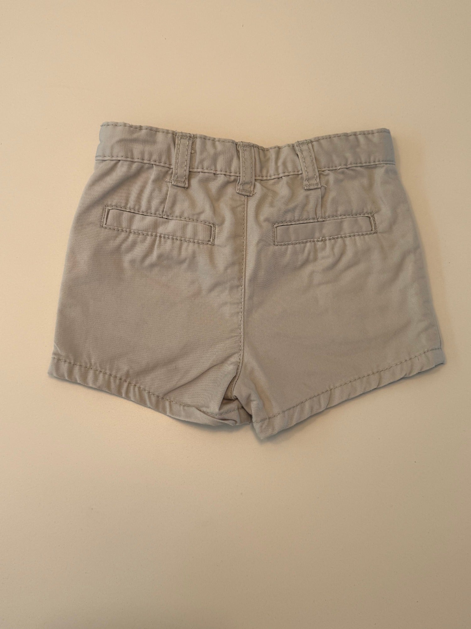 Pantalón corto beige