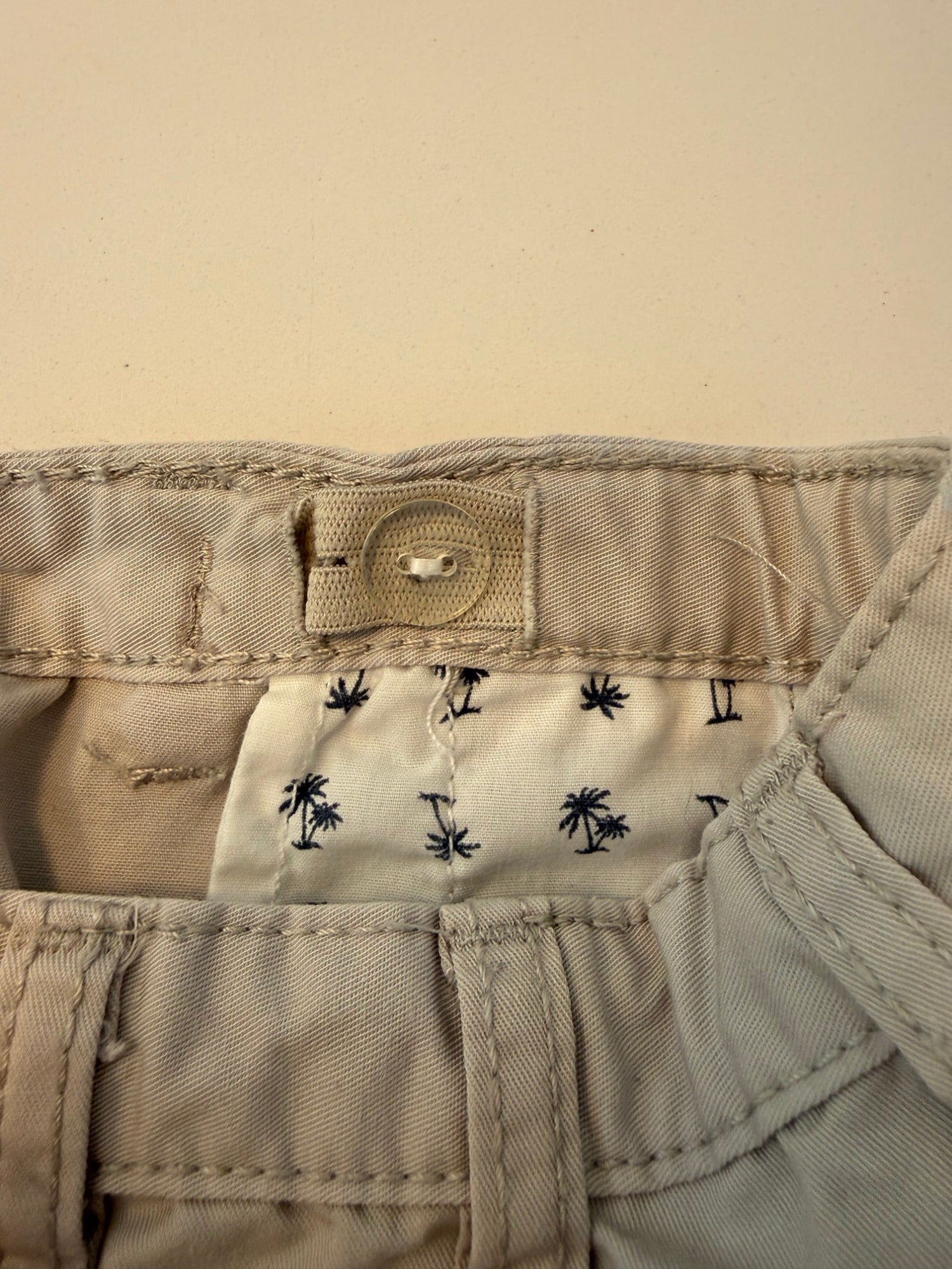 Pantalón corto beige