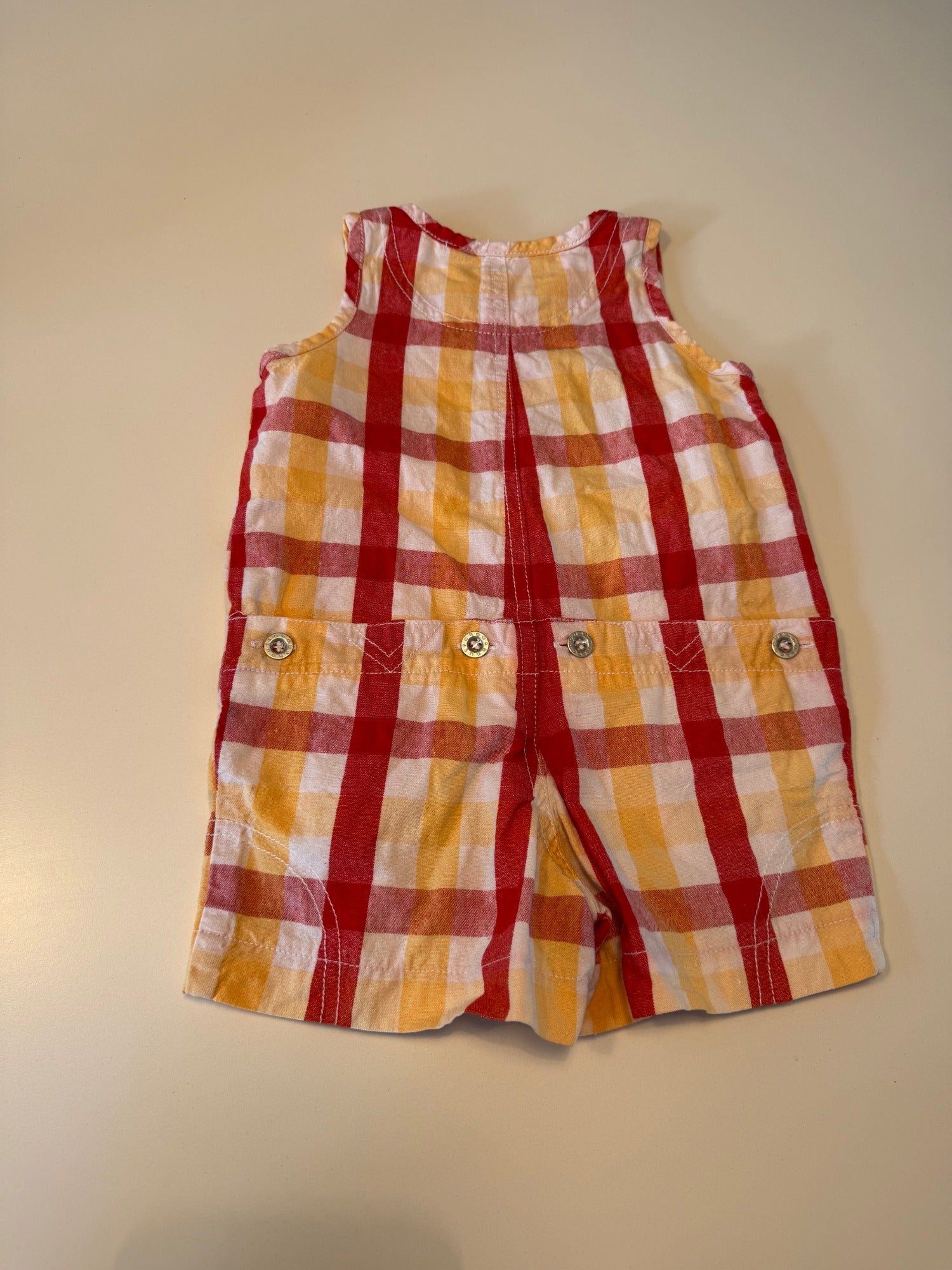Pelele cuadros amarillo y rojo