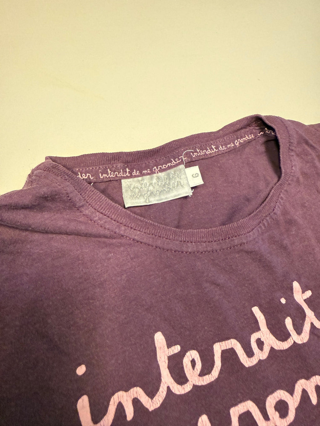 Camiseta lila manga corta