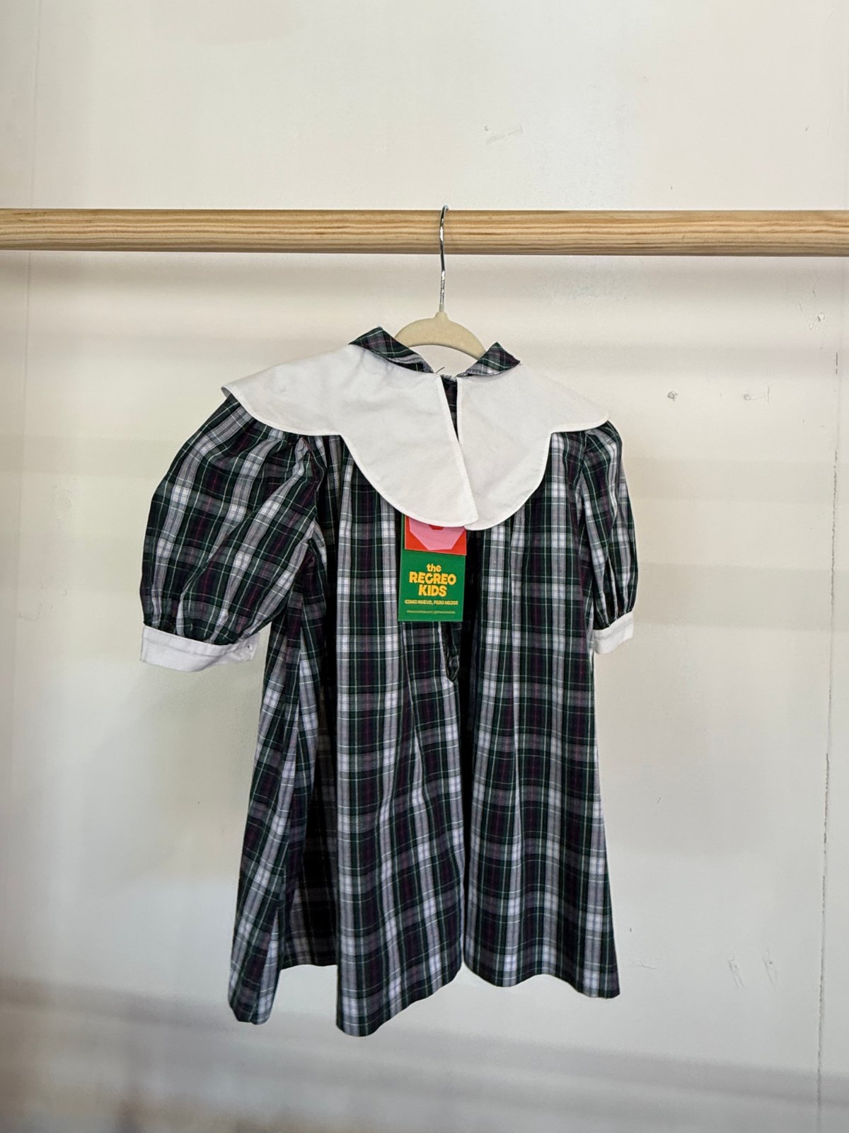Vestido tartán verde con cuello bobo blanco