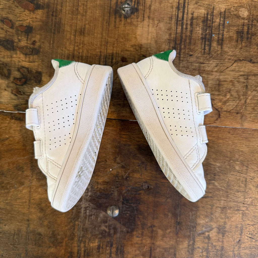Zapatillas Adidas blancas con velcro. Talla 21