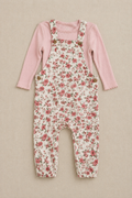 Conjunto peto floral con camiseta rosa de canalé