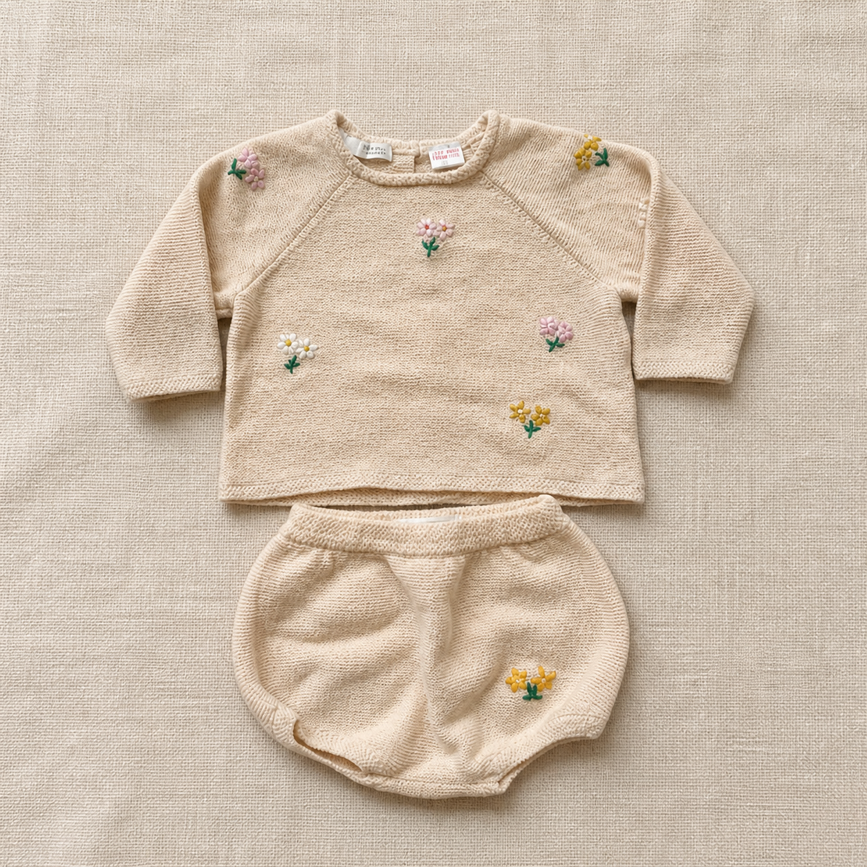 Conjunto bebé Zara beige con bordados florales talla 62 (3-6 meses) - TRK-ROP-0278